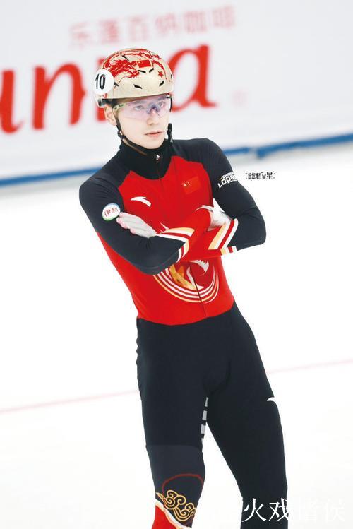 刘少昂上演“绝杀” 中国短道队赢得新赛季首金